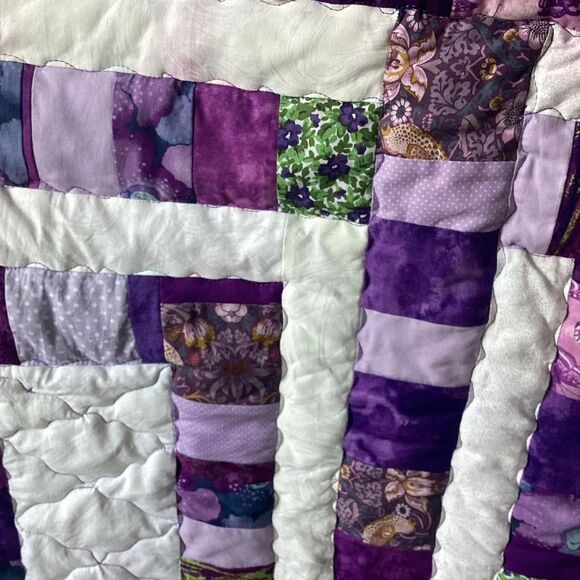 NWT Hand Crafted Purples and White Quilt - Picture 9 of 13